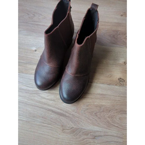 Sorel Joan of Arctic Wedge III Brown Tumbled Leather Chelsea Boots Womens 7